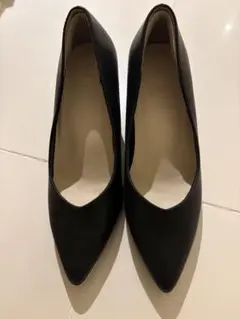 ブラックポインテッドトゥパンプス