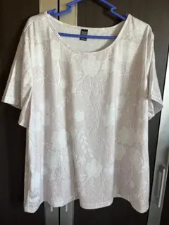 EMERY ROSE 花柄エンボス 半袖Tシャツのサムネイル
