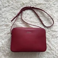 【美品】フルラ ショルダーバッグ カメラバッグ リリー レザー レッド