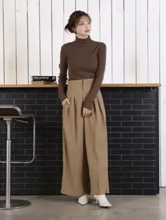 ポケット付ハイウエストスラックスパンツ