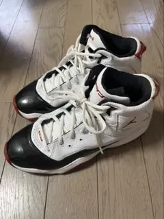 Jordan B'Loyal ハイカットスニーカー ホワイト/ブラック/レッド
