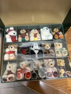 【レア】ハロッズイヤーベアー15体　木枠年代シール付き Harrods - ハロッズ 15周年記念ベアー 15体セット イヤーベアの