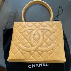 CHANEL イエロー キルティング トートバッグ（カバー　箱付）