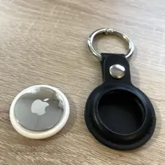 【美品】Apple AirTag 本体セット（レザーキーリング＋予備電池付き）