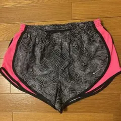 Nike ショートパンツ