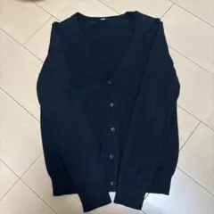 ユニクロ 黒カーディガン