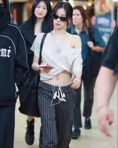 BABYMONSTER アサ着用　ストライプパンツ