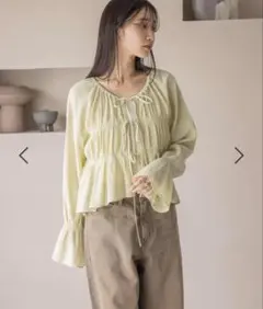 LOWRYS FARM ヨウリュウシャーリングショートブラウス