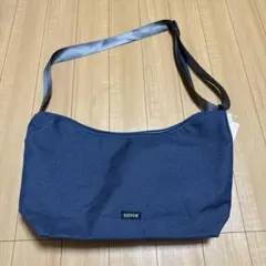 新品タグ付き☆ショルダーバッグ　ネイビー