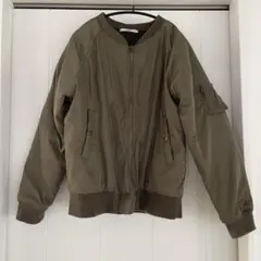 オリーブ色 MA-1ジャケット Mサイズ
