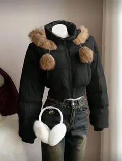 フード付きブラッククロップドジャケット