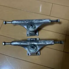 INDEPENDENT TRUCK 2個セット