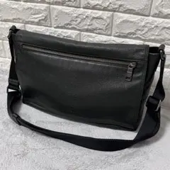 人気✨COACH コーチ 本革 メッセンジャーバッグ 黒 大容量 A4可 メンズのサムネイル