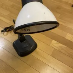 シンプルデザイン デスクライト ホワイト ブラック　レトロ