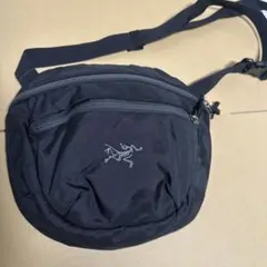 Arc'teryx ブラック ショルダーバッグ