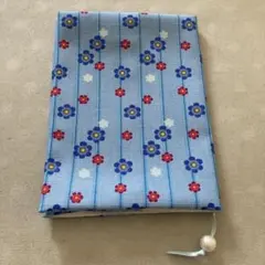 ☆ハンドメイド　ブックカバー　文庫本　和柄　ブルー系　しおり付き☆