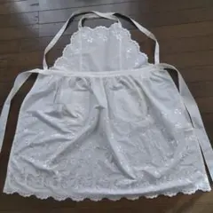 バレンティノ　オフホワイト色のエプロン
