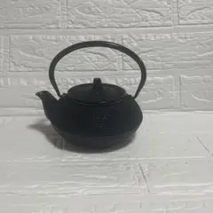 未使用 岩鋳 南部鉄器 鉄瓶兼用急須 新アラレ 3型 直火OK - メルカリ
