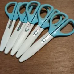 KOKUYO　サクサクハサミ　未使用または 極み美品　5本セット　ケーㇲ付のサムネイル