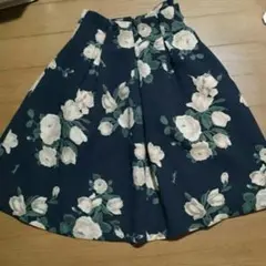 《美品》noela 花柄スカート