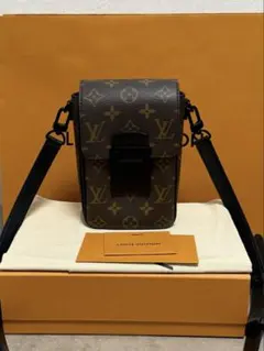 Item thumbnail for item ea7feaeb-7890-47ee-bec8-a17b29efb479