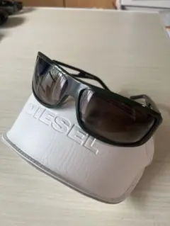 diesel ディーゼル　スポーツサングラス ケース有り　『美品』スクエアタイプのサムネイル