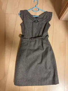 グレー ストライプ ノースリーブ ワンピースのサムネイル