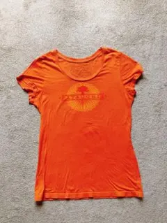 パタゴニア　オレンジTシャツ