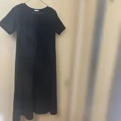 227. GU Aラインワンピース半袖ブラックSサイズ