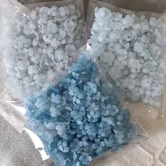 300個×3袋　手染めビーズ　4枚花弁　フラワービーズ　すりガラス風　ブルー系