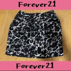Forever21 ミニスカート　ヒョウ柄　タイトスカート　チューリップスカートのサムネイル