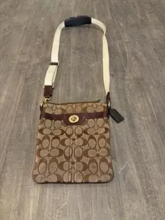COACH シグネチャー ショルダーバッグ