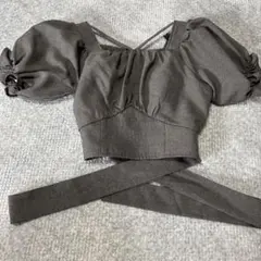 ダークグレー パフスリーブ クロップトップ