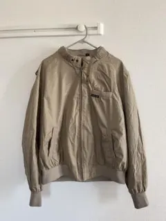 ベージュ ナイロンジャケット フロントポケット付き