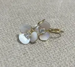 ケイトスペード　シェルフラワーピアス