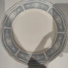 青色と白色の花柄陶磁器皿　ノリタケ