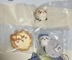 ちいかわ　ラッコ　ハチワレ　シーサー