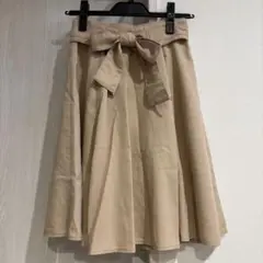 ベージュ フレアスカート リボン付き　ミッシュマッシュ