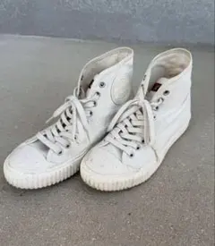 Item thumbnail for item b7391f3b-e467-4bfd-a585-7fd5afe175a3