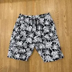 Nike SB 花柄ショートパンツ