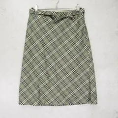 ★バーバリーブルーレーベル ノバチェック柄膝丈ウール台形スリットスカート(36)のサムネイル