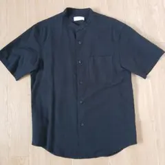 ユニクロ　半袖シャツ　黒　XS