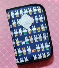 ミッフィーマルチケース