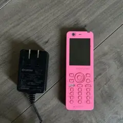 ジャンク品　HONEY BEE ピンク 携帯電話 本体　充電器付き