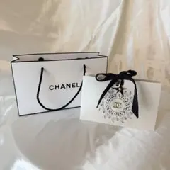 【美品】CHANEL ショッパー　ギフトボックス　チャーム付　クリスマス限定