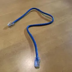 青色LANケーブル