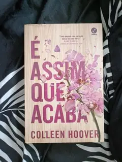 É assim que acaba Colleen Hoover