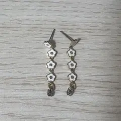 【MARY QUANT】ミニデイジー エポ ドロップピアス