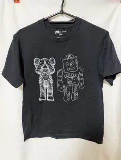 ユニクロ×カウズ　UNIQLO　KAWS　Tシャツ メンズS 黒のサムネイル
