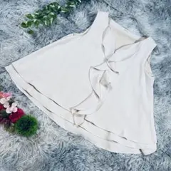 ✨L'EST ROSE✨サイズM アイボリー フリル付きノースリーブ